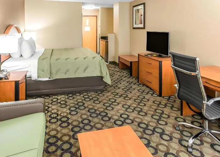 Quality & Columbus West - Hotel 3*